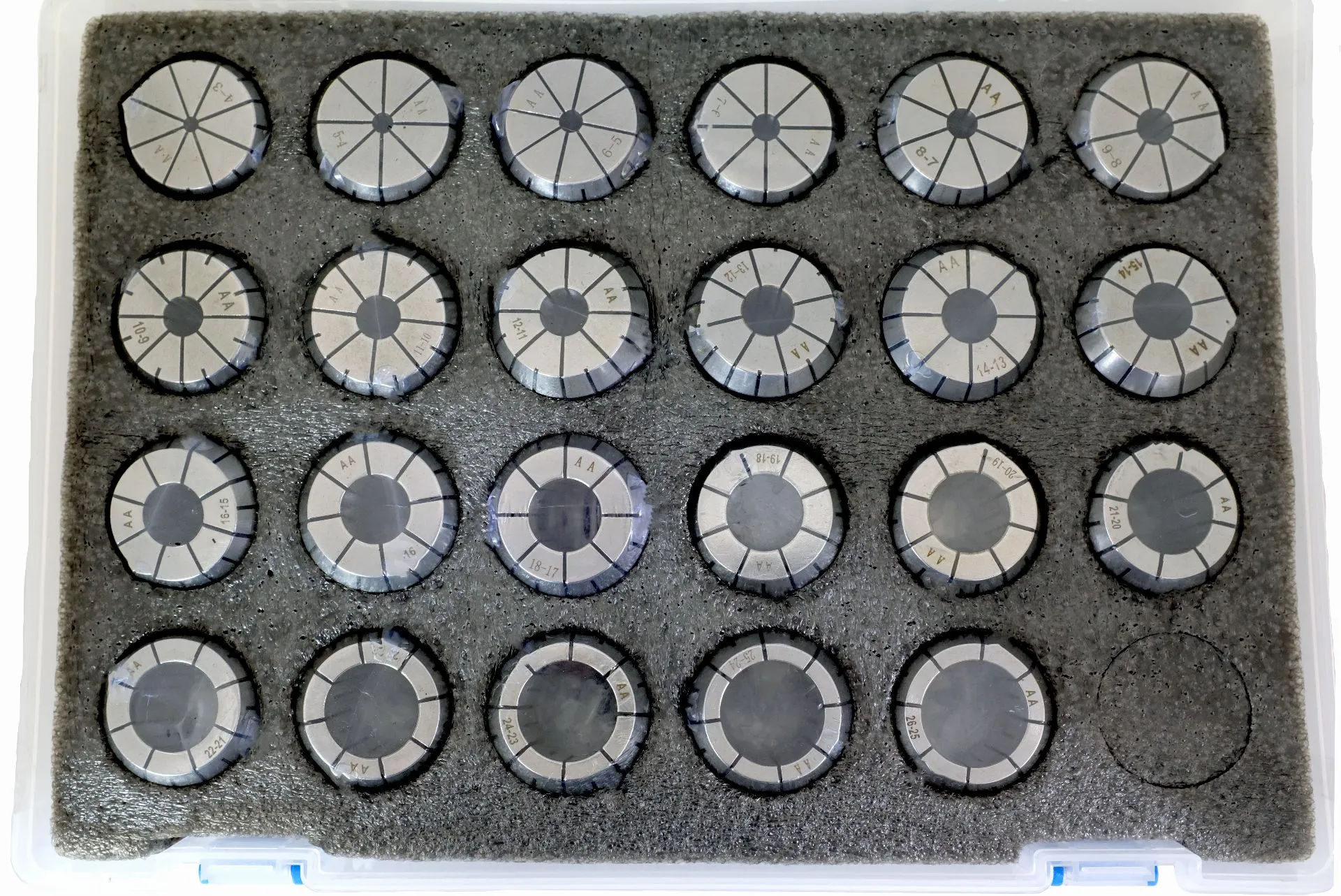 ER40(4-26/23PCS)-0.008 Цанговый набор